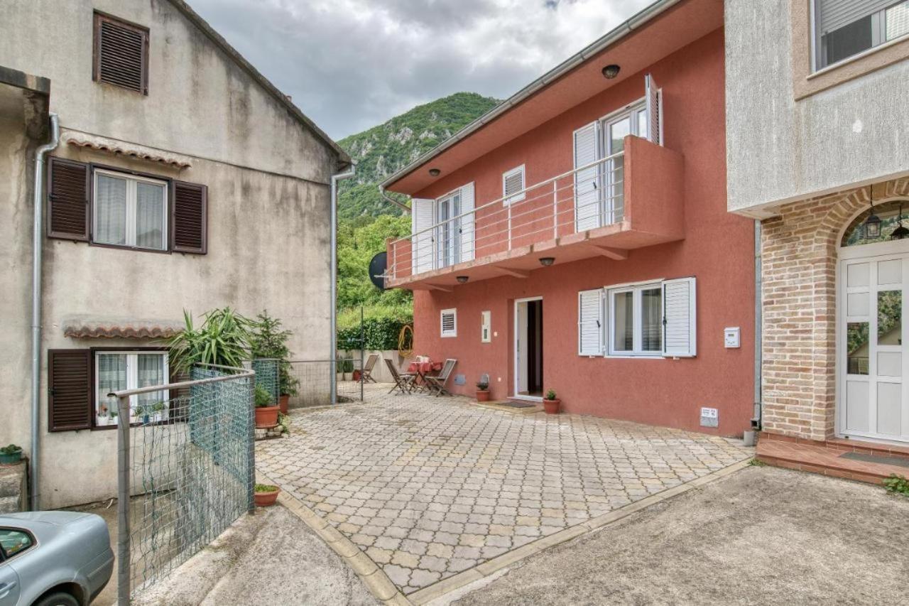 Underhill Royal View Villa Kotor Dış mekan fotoğraf