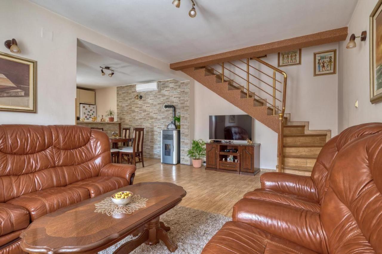 Underhill Royal View Villa Kotor Dış mekan fotoğraf