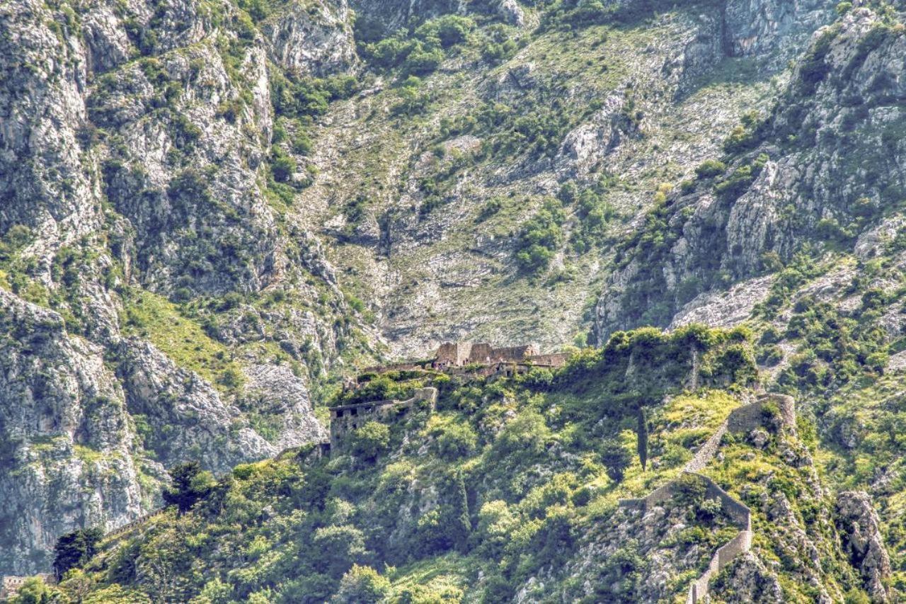 Underhill Royal View Villa Kotor Dış mekan fotoğraf